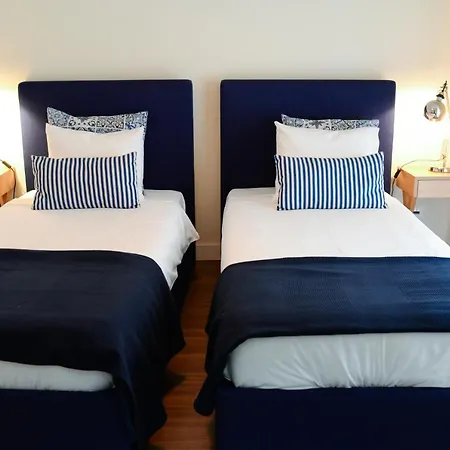 Near Marques Pombal Square * ליסבון