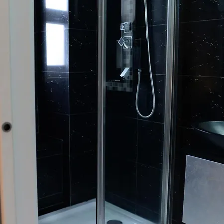 Near Marques Pombal Square * リスボン